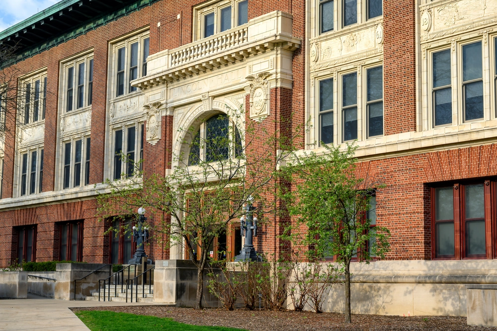 The front entrance to Lincoln Hall.